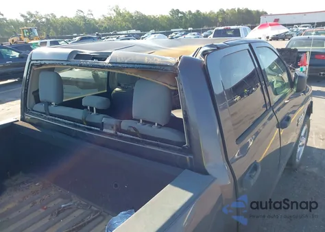 2017 Ram 1500 Tradesman 4X4 5'7 Box z USA, uszkodzony, nr VIN 3C6RR7KT4HG722826